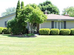 W284N6780 Parker Pl, Hartland, WI 53029