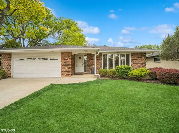 1713 N Laurel Dr, Mount Prospect, IL 60056