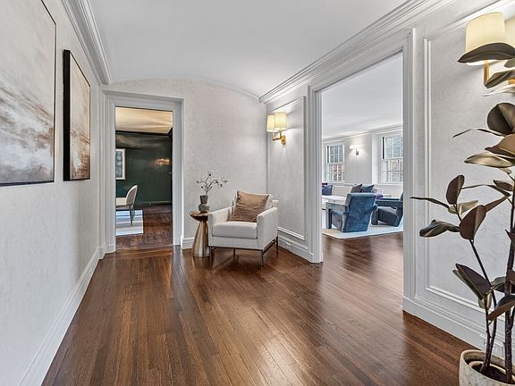 3rd image of 172 Beacon St #3