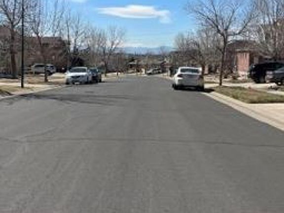 Exterior Neighborhood (street photo)