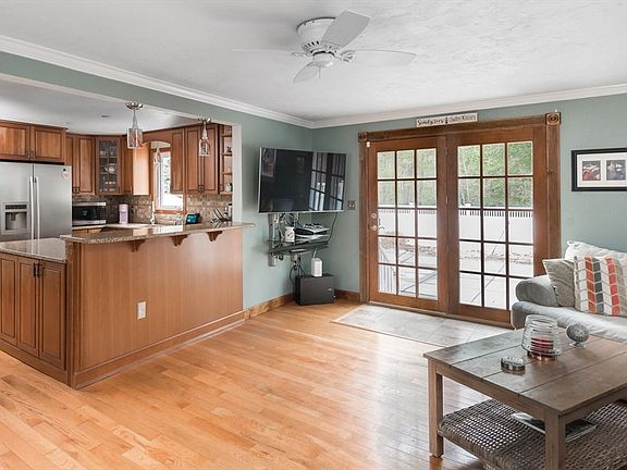 2nd image of 252 Broadmeadow Dr