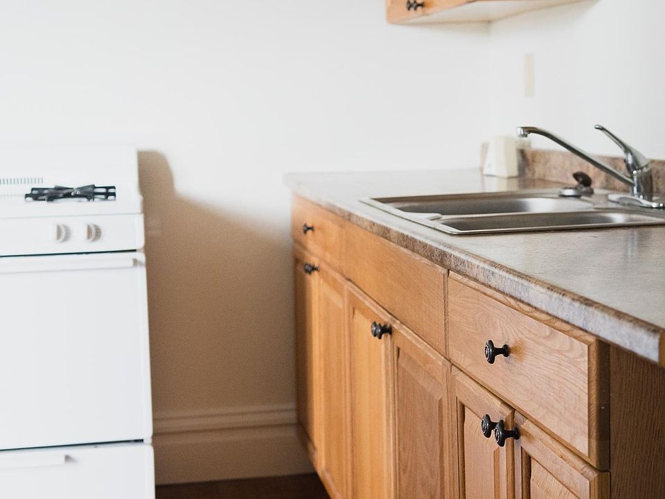1st image of 256 Lincolnway APT 3