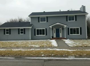6747 Crooked Creek Dr, Lincoln, NE 68516