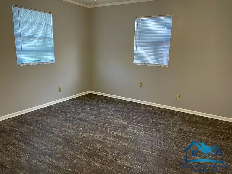 1208 Clairmont St — Photo 6