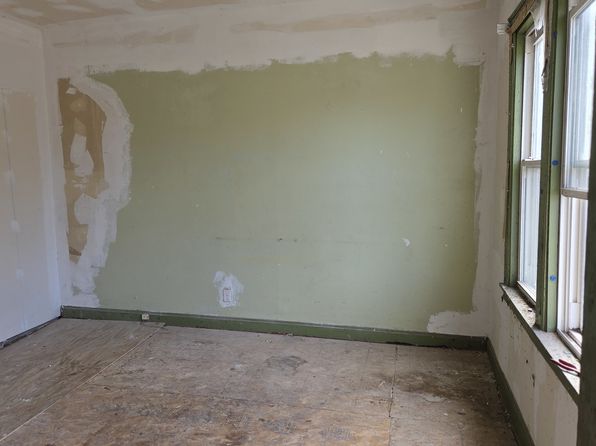 chicago-illinois-442890507 picture