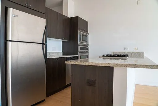 2 bed, 1000 sqft, $2,225 — Photo 4