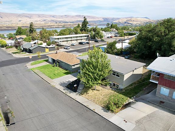 4th image of 1106 Oregon St
