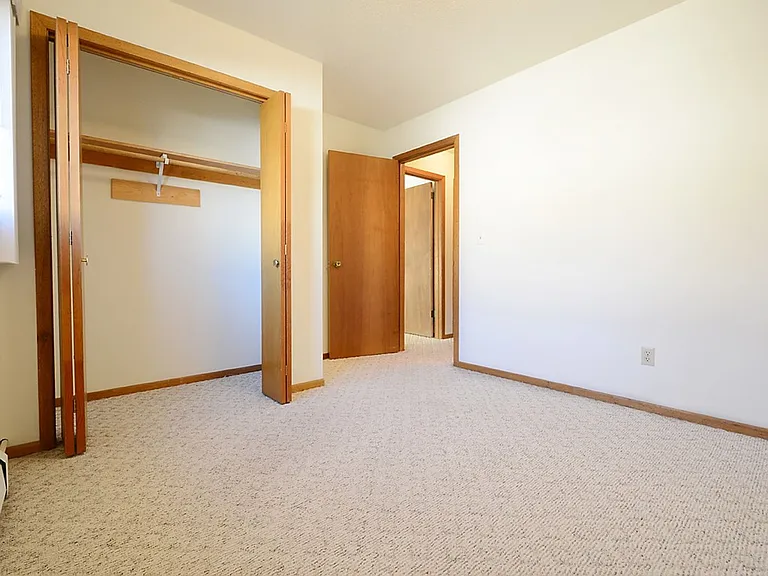 Condo Style 2 bedroom Apartment in SE Minot — Photo 19