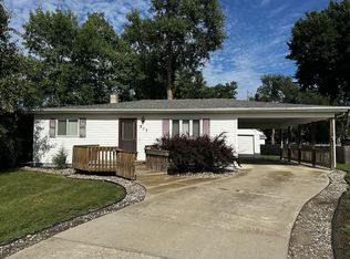 817 S Wells St, Aberdeen, SD 57401