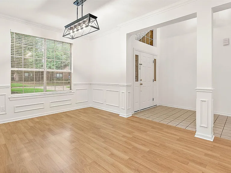 8 Greentwig Pl — Photo 5