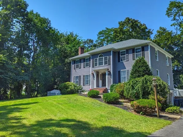 14 Earles Row, Wilmington, MA 01887