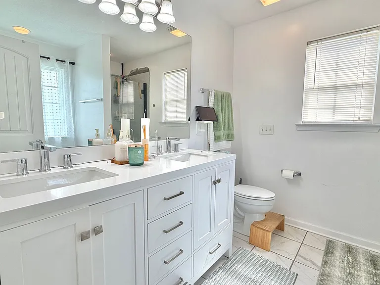 615 Amhearst Row — Photo 19