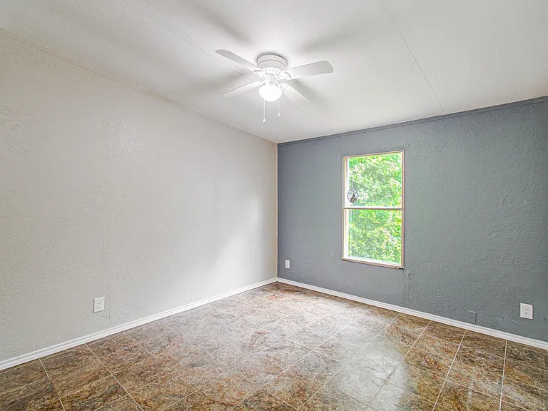 16307 Antelope Ln — Photo 29