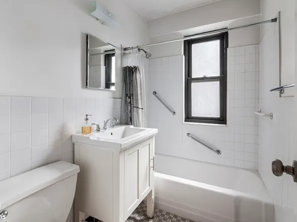 417 Grand Street image 4 of 6