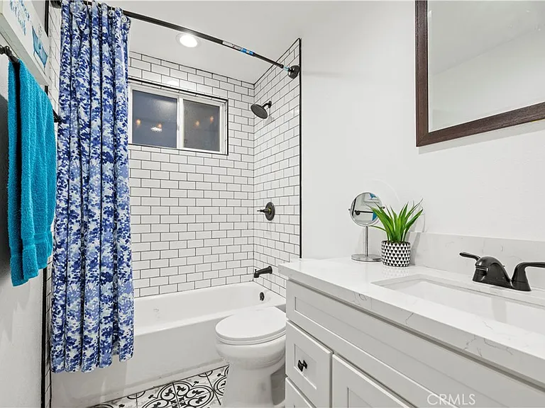 467 Susan Ave — Photo 18