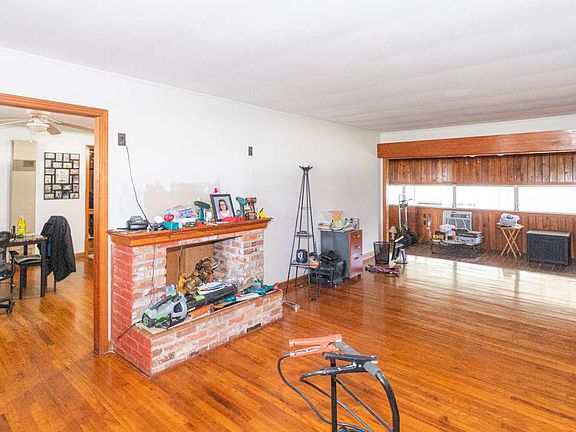2nd image of 2537 SW Main Blvd