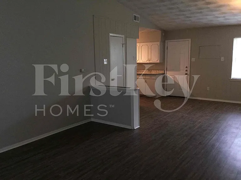 6318 Songwood Dr — Photo 5