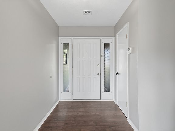 3rd image of 300 Ridgecrest Ct