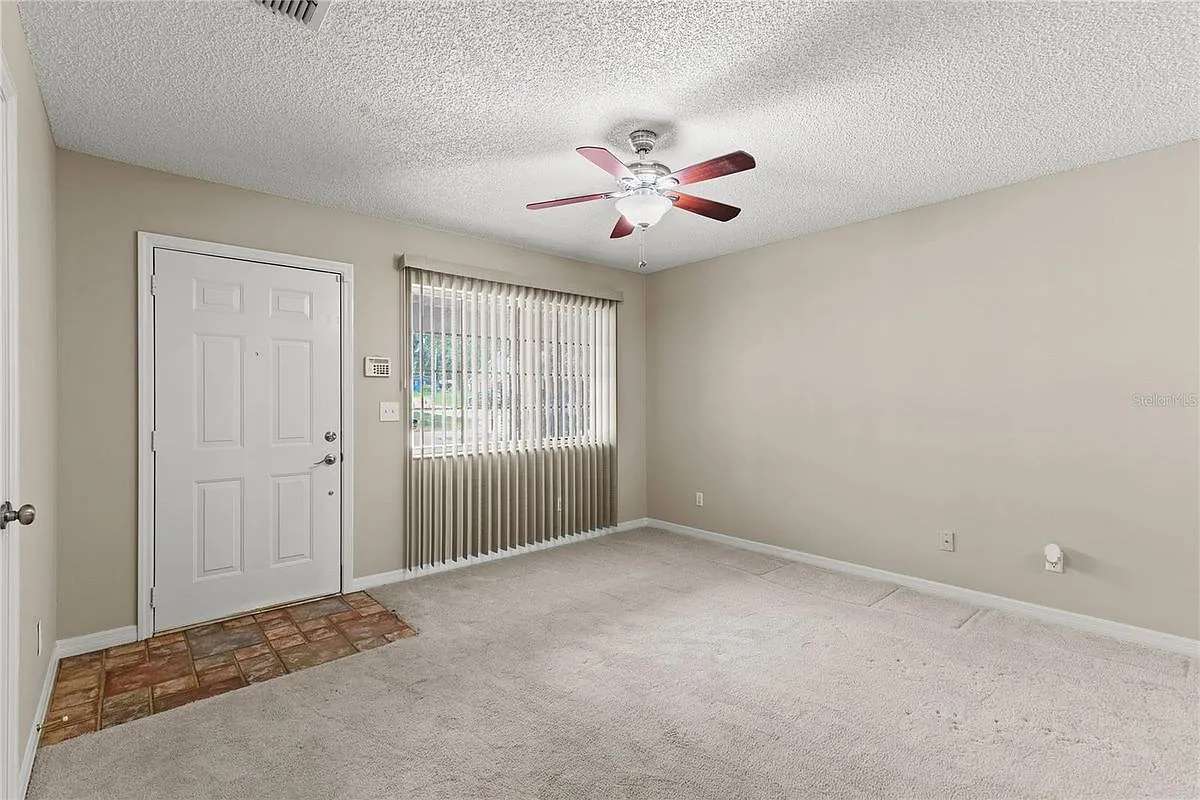 3 bed, 2.0 bath, 971 sqft, $1,850 — Photo 3