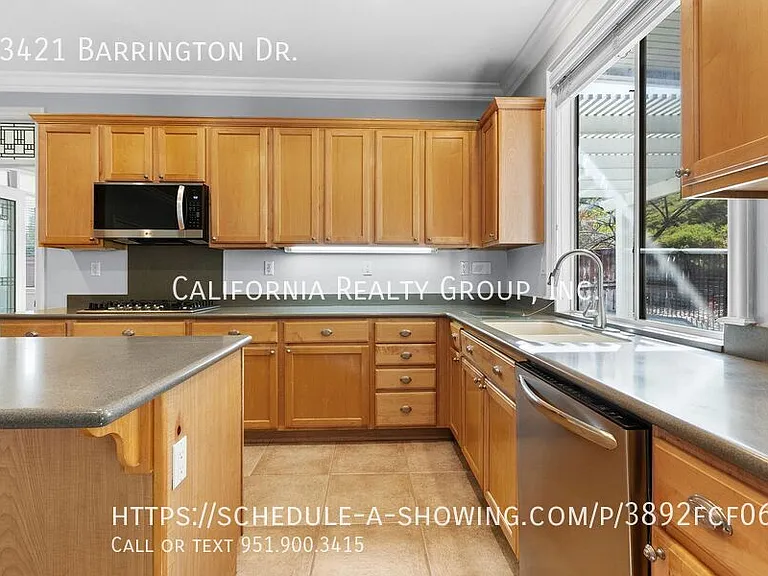 33421 Barrington Dr — Photo 16