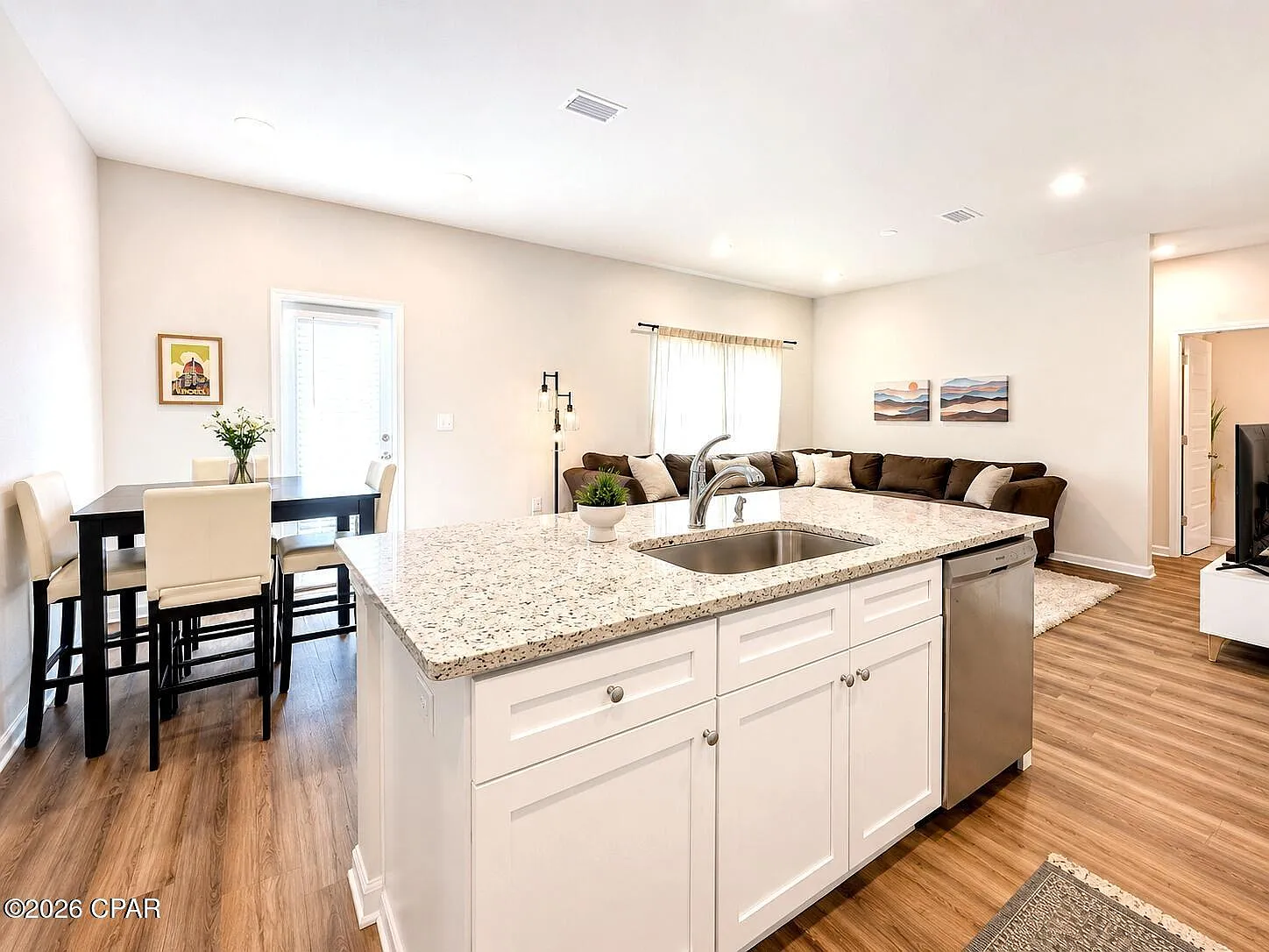 3 bed, 1293 sqft, $1,950 — Photo 4