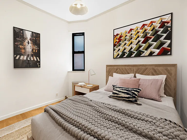 511 E 81st St #10 — Photo 4