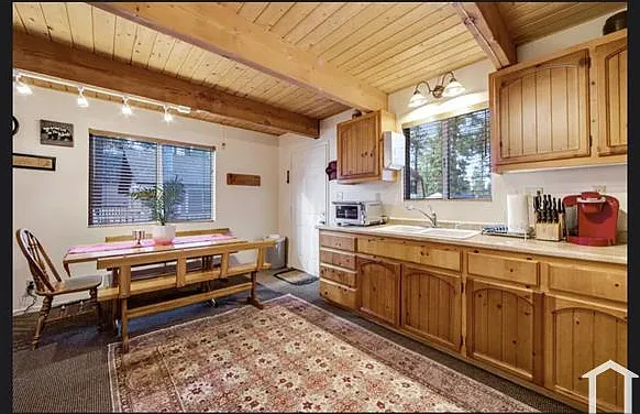 3 bed, 1260 sqft, $2,450 — Photo 3