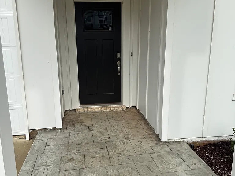 105 Alberta Harris Dr — Photo 2
