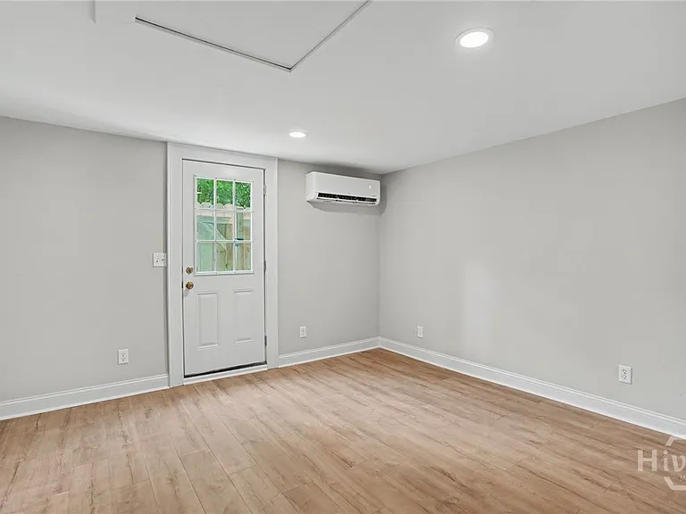 705 E 32nd St #2 — Photo 8
