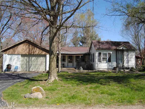 4865 Spirit Rd, Clinton, IL 61727