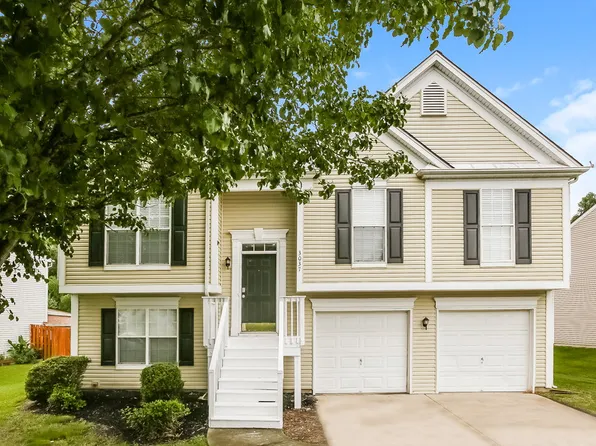 3037 Old Ironside Dr, Charlotte, NC 28213