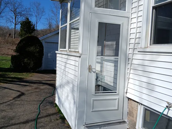 (undisclosed Address), East Haven, CT 06513