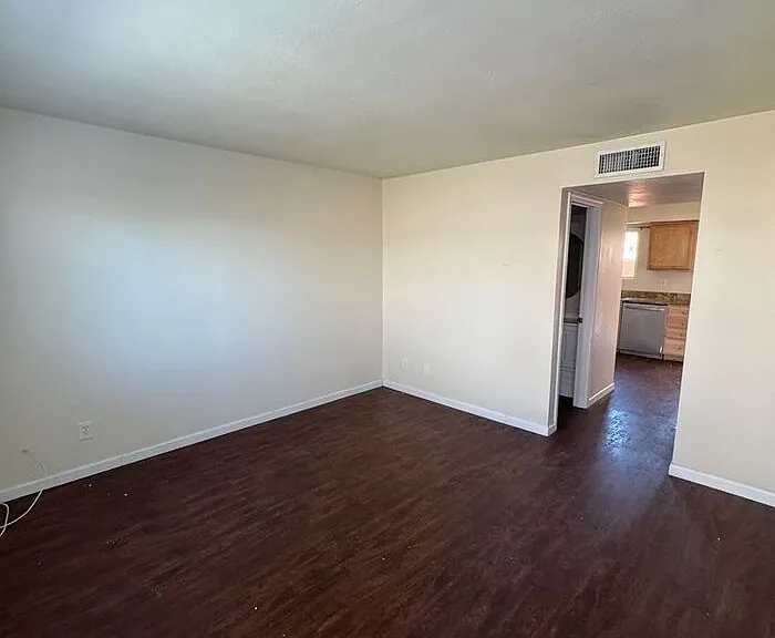 2809 N Mountain Ave — Photo 2