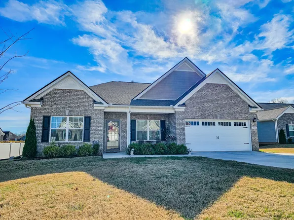 202 Rochester Dr, Shelbyville, TN 37160