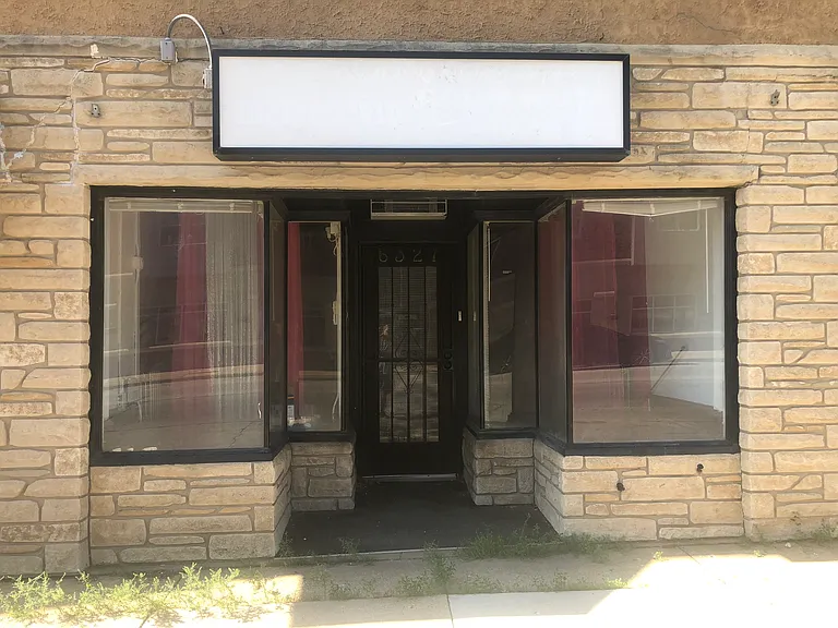 6327 W Greenfield Ave — Photo 1