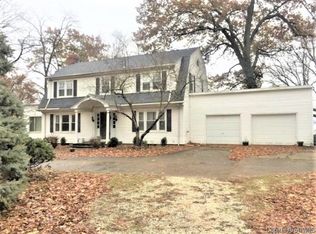 2506 W Lake Shore Dr, Springfield, IL 62712