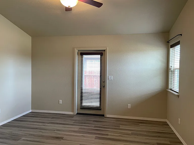 3564 Avenue G — Photo 13