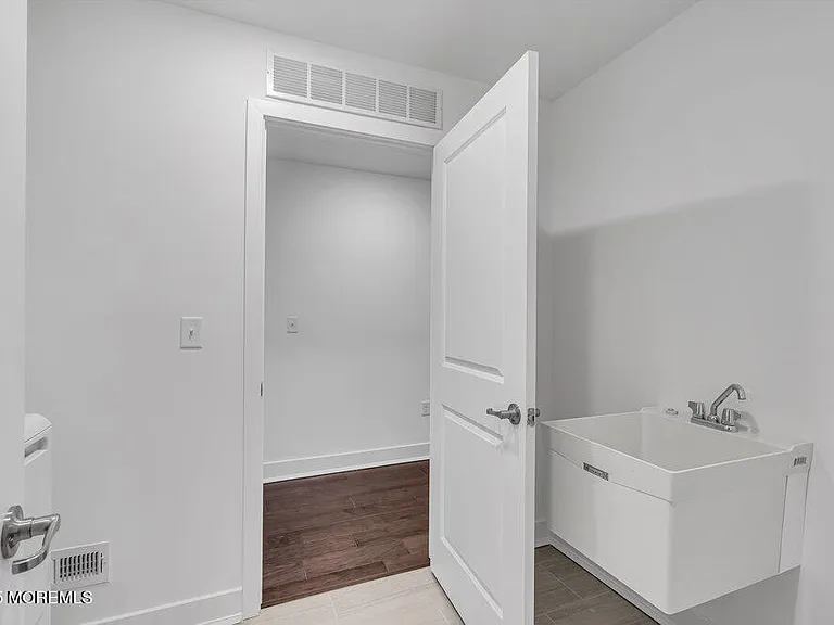 122 Woolley Ct — Photo 39