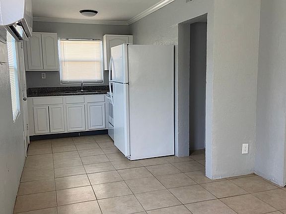 4th image of 1006 Vine Ave #1009