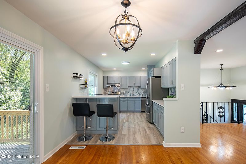 3rd image of 42 Marriner Avenue