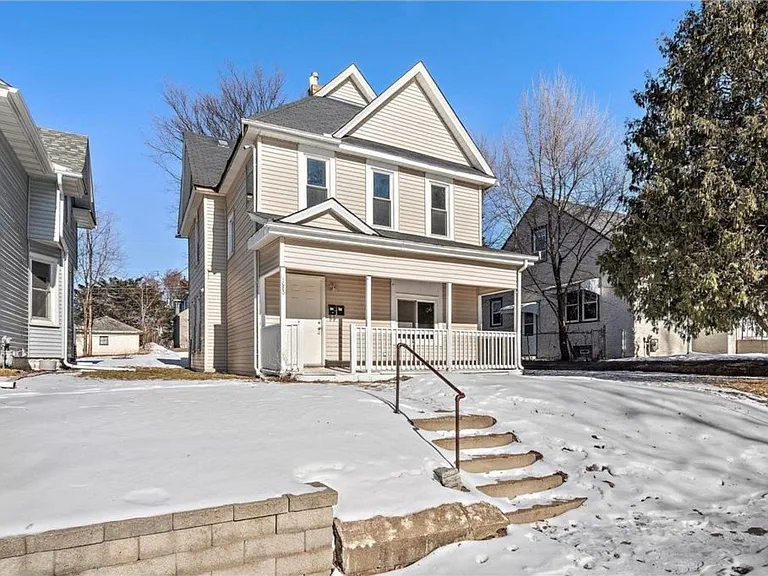 1083 Beech St #1 — Photo 1