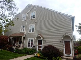 706 Aberdeen Ln, Blackwood, NJ 08012