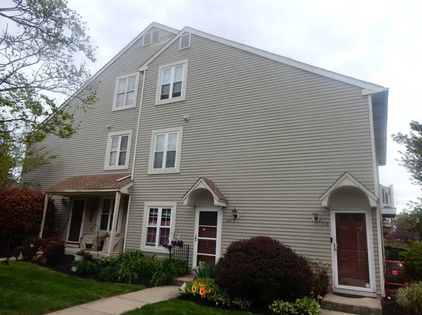 706 Aberdeen Ln, Blackwood, NJ 08012