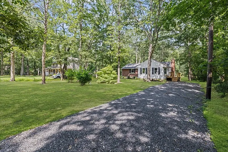 3 bed, 2.5 bath, 3560 sqft, $3,000 — Photo 3