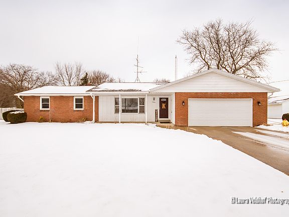 4th image of 10841 James St