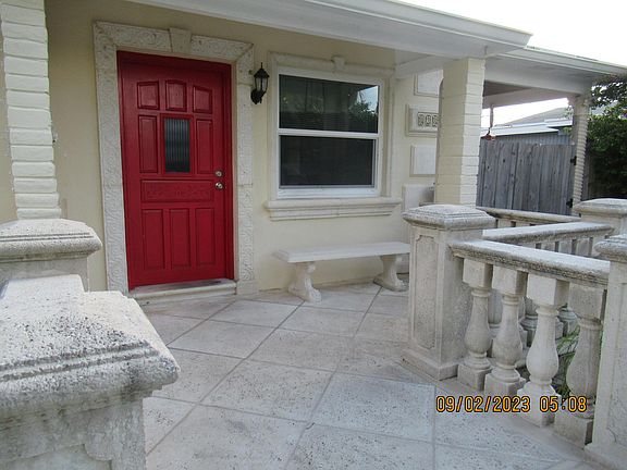 4th image of 828 Fernwood Drive