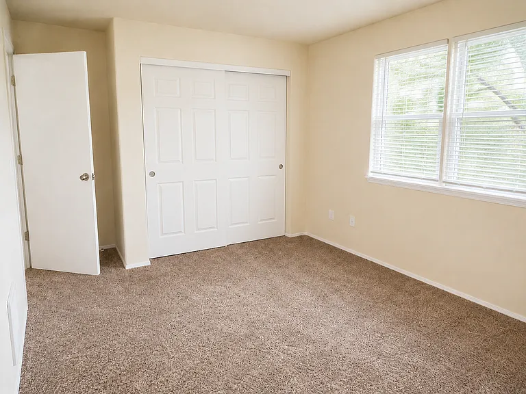 2831 N Oak Harbor Rd — Photo 6