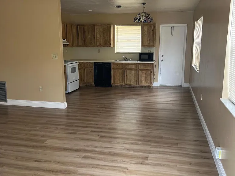 2314 Harding St #A — Photo 12