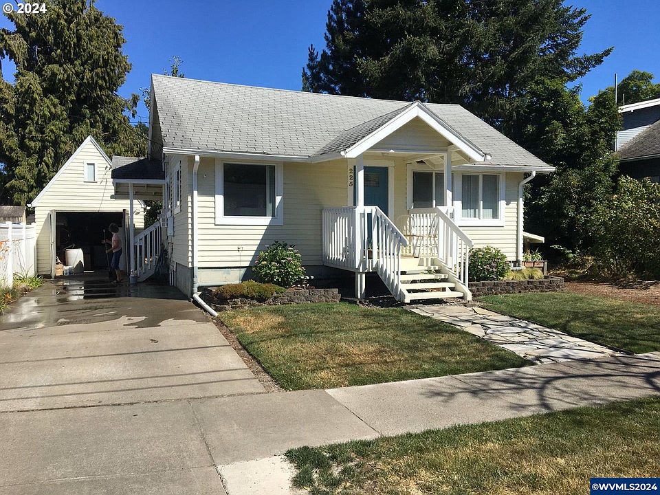 2nd image of 225 NW 16th St