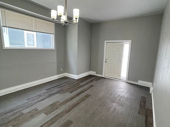 3rd image of 339 W 32nd St #9